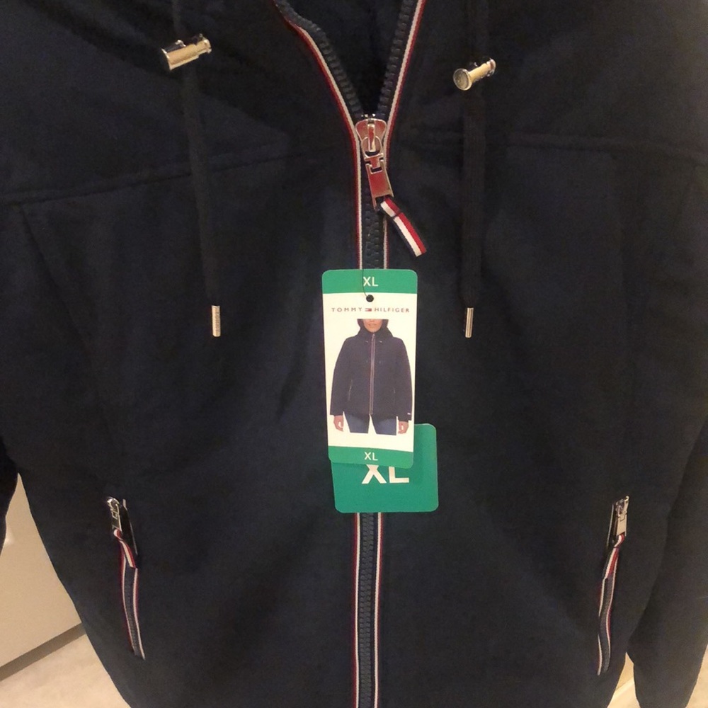 Tommy Hilfiger so soft inside 🥰 pinstripes on pockets Arm with logo! NEVER WORN - Picture 2 of 10